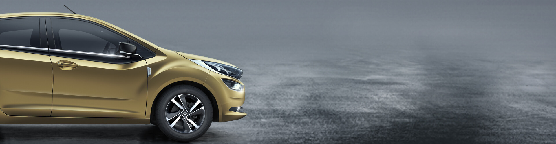 Sideview of Tata Gold Altroz