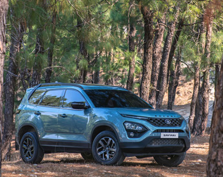 Tata Safari Exterior On Road View